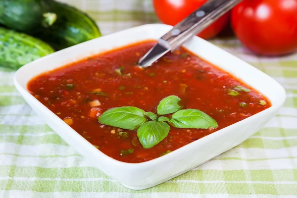 Vegetáriánus hideg paradicsom leves gazpacho — Stock Fotó