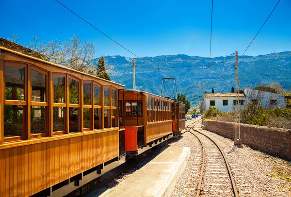 Famoso vintage velho trem em Soller — Fotografia de Stock