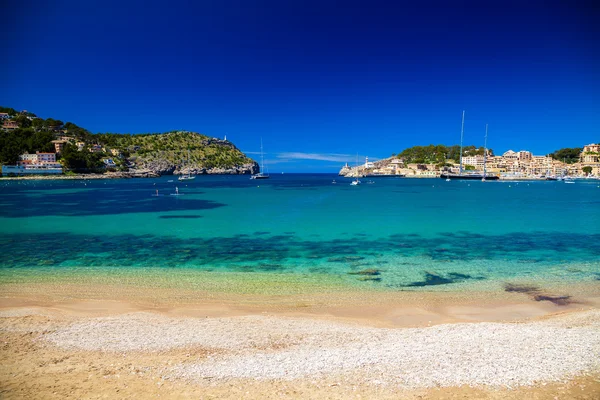 Schöner hafen von port de soller — Stockfoto