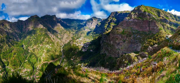 Amazing panorama of the Curral das Freiras — Stock Photo, Image