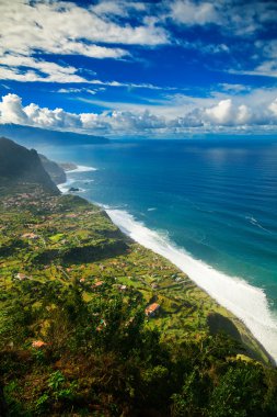 yakınındaki küçük köy Arco de Sao Jorge