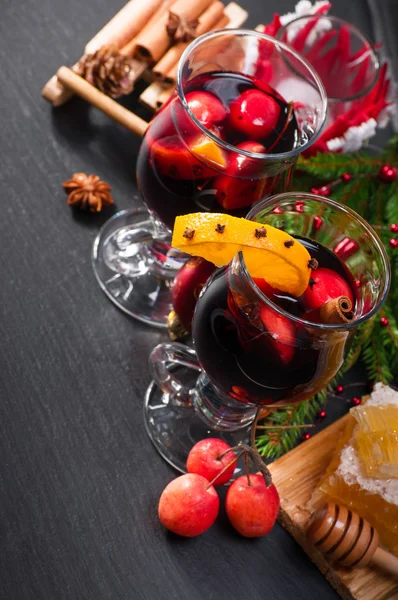 Two cup of  mulled wine in xmas blackboard — Stock Photo, Image