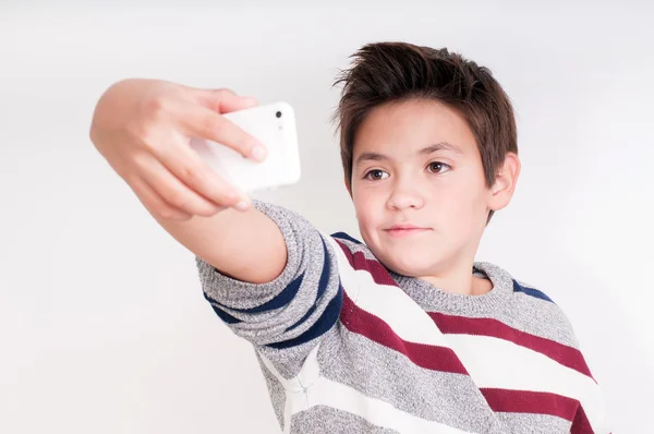 Jongen nemen selfie — Stockfoto