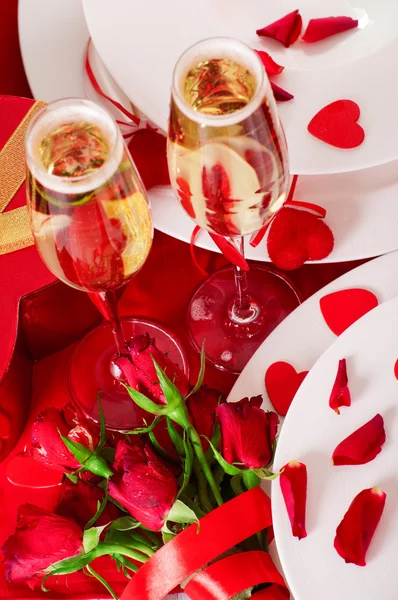 Valentine's Day. Table appointments — Stock Photo, Image