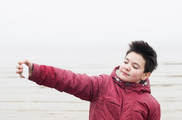 Boy taking self picture — Stock Photo, Image