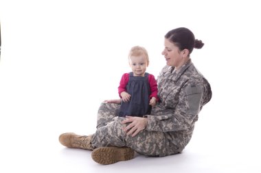 Bize askeri anne ile bebeği