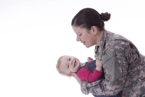 Nosotros, madre militar con su bebé — Foto de Stock