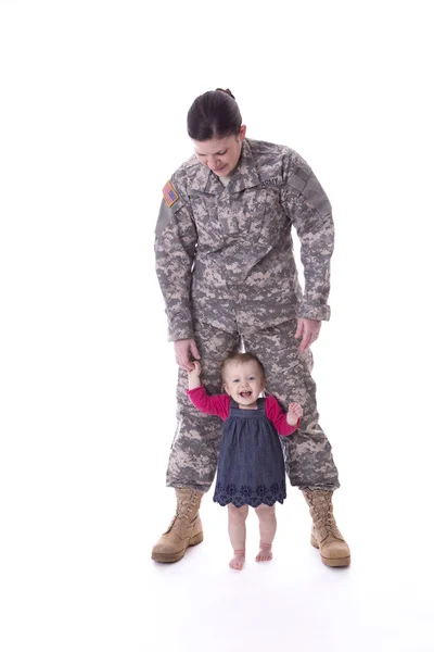 Nosotros, madre militar con su bebé — Foto de Stock