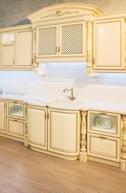 Modern ev Klasik beyaz mutfak