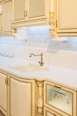 Modern ev Klasik beyaz mutfak