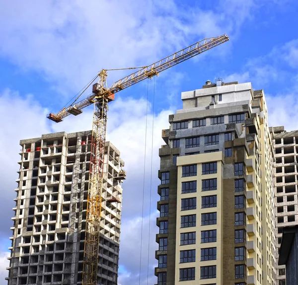 Construction Cranes Buildings Blue Sky —  Fotos de Stock
