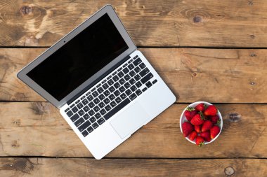 Blogcular çalışma alanı çilek ile