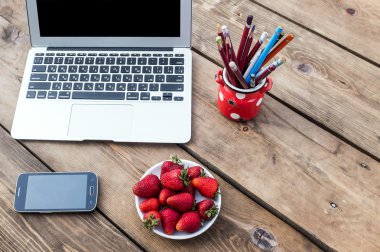 Blogcular çalışma alanı çilek ile