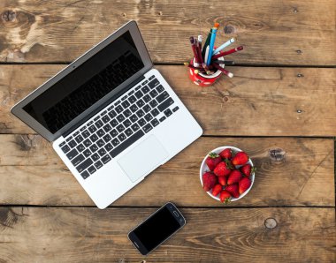 Blogcular çalışma alanı çilek ile