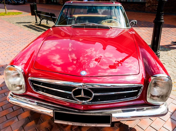 Vecchia Auto Rossa Epoca Mercedes — Foto Stock