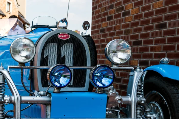 Παλιό Vintage Μπλε Αυτοκίνητο Bugatti — Φωτογραφία Αρχείου