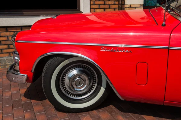 Gammal Vintage Röd Bil Studebaker — Stockfoto