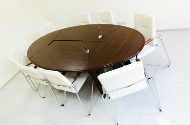 Uzun Tablo boş aydınlatma toplantı salonu