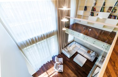 büyük modern oturma odası