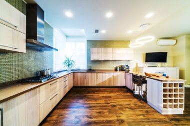 Modern mutfağın içi.