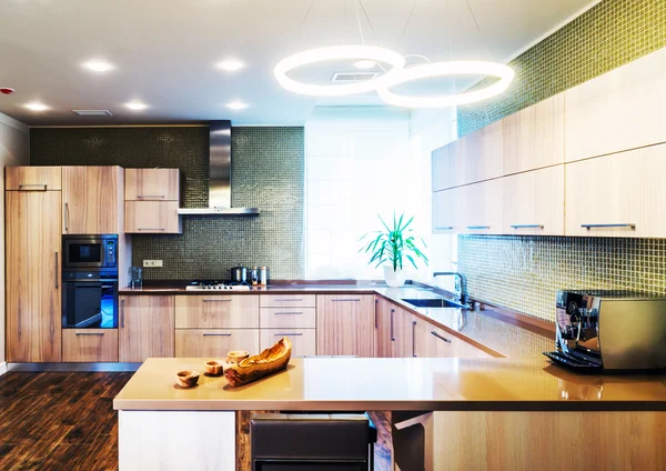 Modern mutfağın içi.