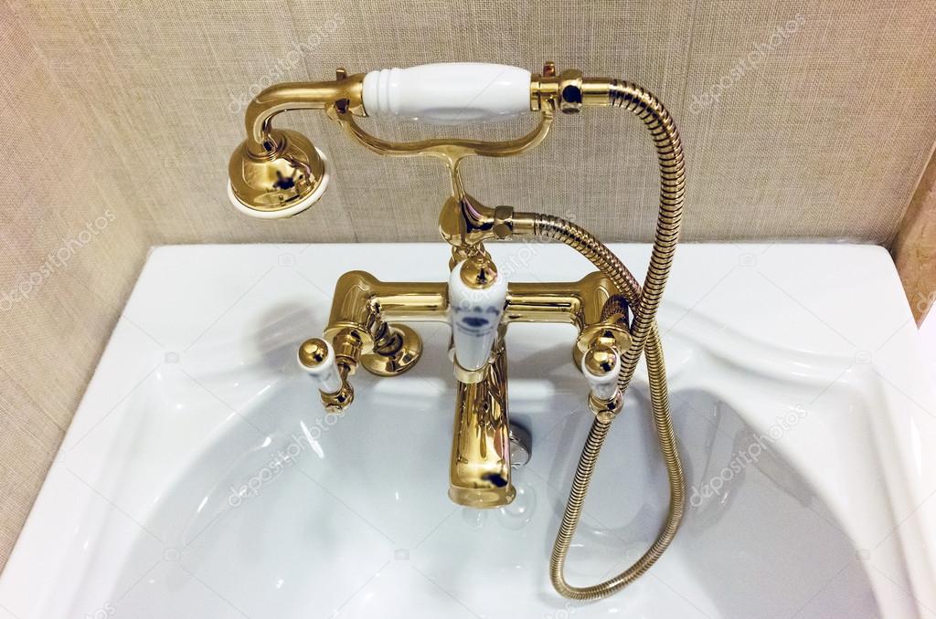 Vintage bathtub faucet