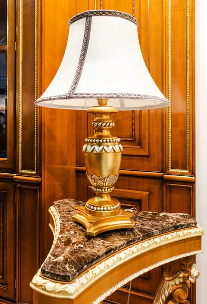 Tischlampe im Schlafzimmer — Stockfoto