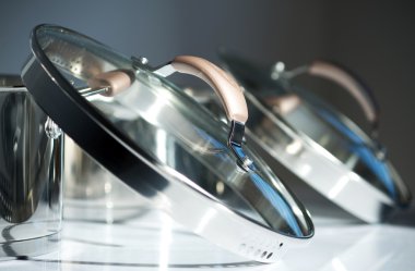 beyaz cam kapak tava