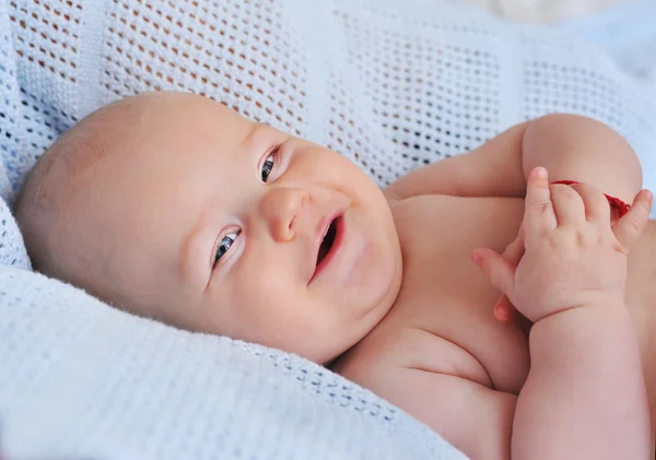 Niedlicher fünf Monate alter Junge — Stockfoto