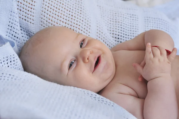 Lindo niño de cinco meses — Foto de Stock