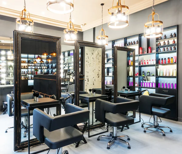 Interieur van luxe beauty salon — Stockfoto