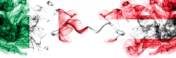 Италия Против Австрии Австрийские Дымящиеся Мистические Флаги Размещенные Бок Бок — стоковое фото