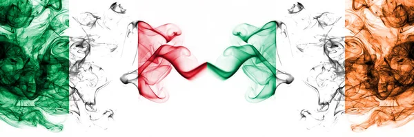 Italia Irlanda Banderas Místicas Ahumadas Irlandesas Colocadas Una Lado Otra —  Fotos de Stock