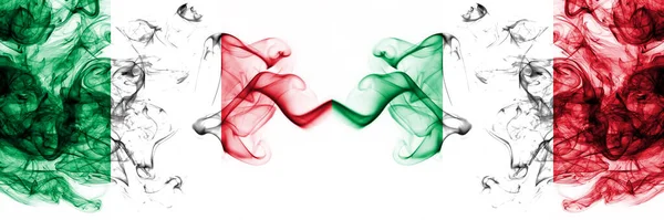 Італія Проти Італії Італійські Димові Містичні Прапори Розміщені Пліч Пліч — стокове фото