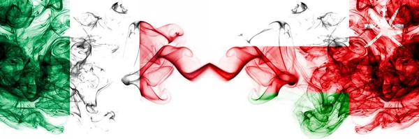 Włochy Oman Omani Smoky Mistyczne Flagi Umieszczone Obok Siebie Grube — Zdjęcie stockowe