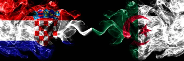 Kroatia Kroatia Mot Algerie Algerisk Røykfylt Mystisk Flagg Plassert Side – stockfoto
