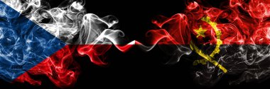 Çek Cumhuriyeti, Çek Angola 'ya karşı, yan yana yerleştirilmiş Angola dumanlı mistik bayraklar. Kalın renkli ipeksi soyut duman bayrakları.