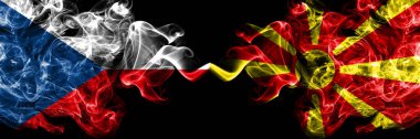 Çek Cumhuriyeti, Çek Makedonya 'ya karşı, yan yana yerleştirilmiş Makedon dumanlı mistik bayrakları. Kalın renkli ipeksi soyut duman bayrakları.