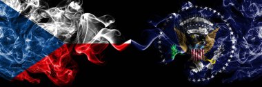 Çek Cumhuriyeti, Çek Cumhuriyeti, Amerika Birleşik Devletleri, Amerika, ABD, Amerika Birleşik Devletleri, Amerika Birleşik Devletleri, Başkan yan yana yerleştirilmiş mistik bayraklar. Kalın renkli ipeksi soyut duman bayrakları.
