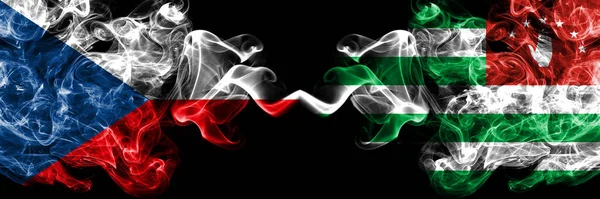 Çek Cumhuriyeti, Çek, Abhazya 'ya karşı, yan yana yerleştirilmiş Abkhzian dumanlı mistik bayrakları. Kalın renkli ipeksi soyut duman bayrakları.