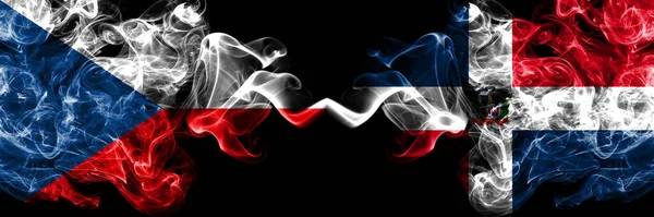 Чешская Республика Чехия Против Доминиканской Республики Курительные Мистические Флаги Помещены — стоковое фото