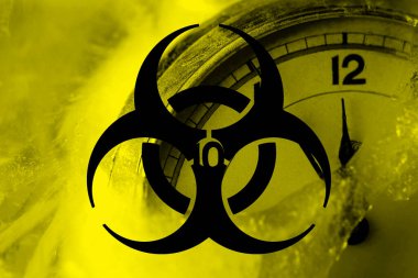 Biyolojik tehlike, Virüs, Covid bayrağı saat gece yarısına yakın. Mutlu yıllar konsepti