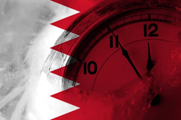 Bahrain Bahraini Flag Clock Close Midnight Background Happy New Year — Stock Photo, Image