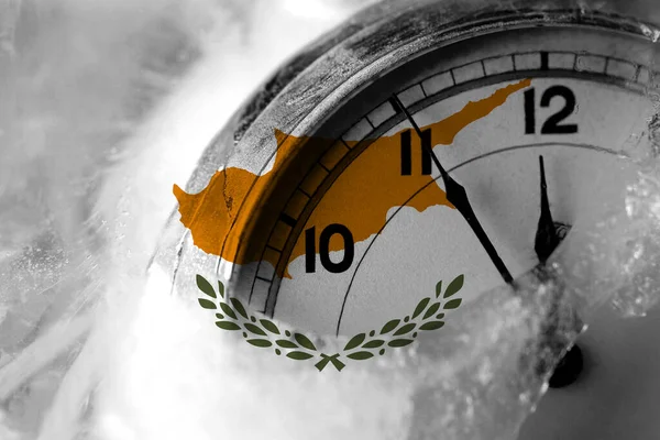 Cyprus Cypriot Flag Clock Close Midnight Background Happy New Year — Stock Photo, Image