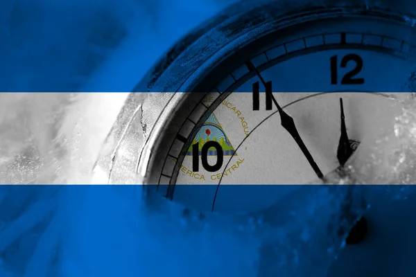 Nicaragua Nicaraguan Flag Clock Close Midnight Background Happy New Year — Stock Photo, Image
