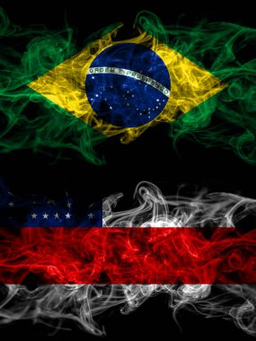 Brezilya, Brezilya, Brezilya, Brezilya, Amazonlar yan yana yerleştirilmiş gizemli bayraklar. Kalın renkli ipeksi soyut duman bayrakları.