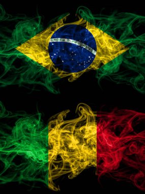 Brezilya, Brezilya, Mali 'ye karşı yan yana yerleştirilmiş gizemli bayraklar. Kalın renkli ipeksi soyut duman bayrakları.