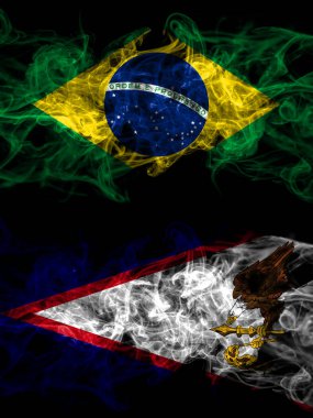 Brezilya, Brezilya, Amerika Birleşik Devletleri, Amerika, ABD, Amerika, Amerikan, Amerikan Samoa dumanlı mistik bayrakları karşı karşıya. Kalın renkli ipeksi soyut duman bayrakları.