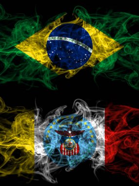 Brezilya, Brezilya, Amerika Birleşik Devletleri, Amerika, ABD, Amerika, Kolomb, Ohio, yanyana yerleştirilmiş dumanlı mistik bayraklar. Kalın renkli ipeksi soyut duman bayrakları.