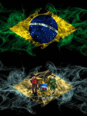 Brezilya, Brezilya, Amerika, Amerika, ABD, Amerika, Amerika, Delaware, yan yana yerleştirilmiş dumanlı mistik bayraklar. Kalın renkli ipeksi soyut duman bayrakları.